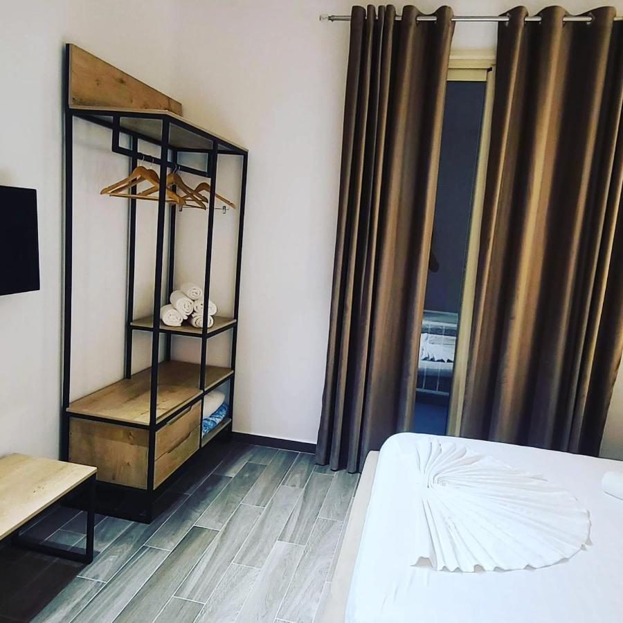 Hotel Noel Vlore Bagian luar foto