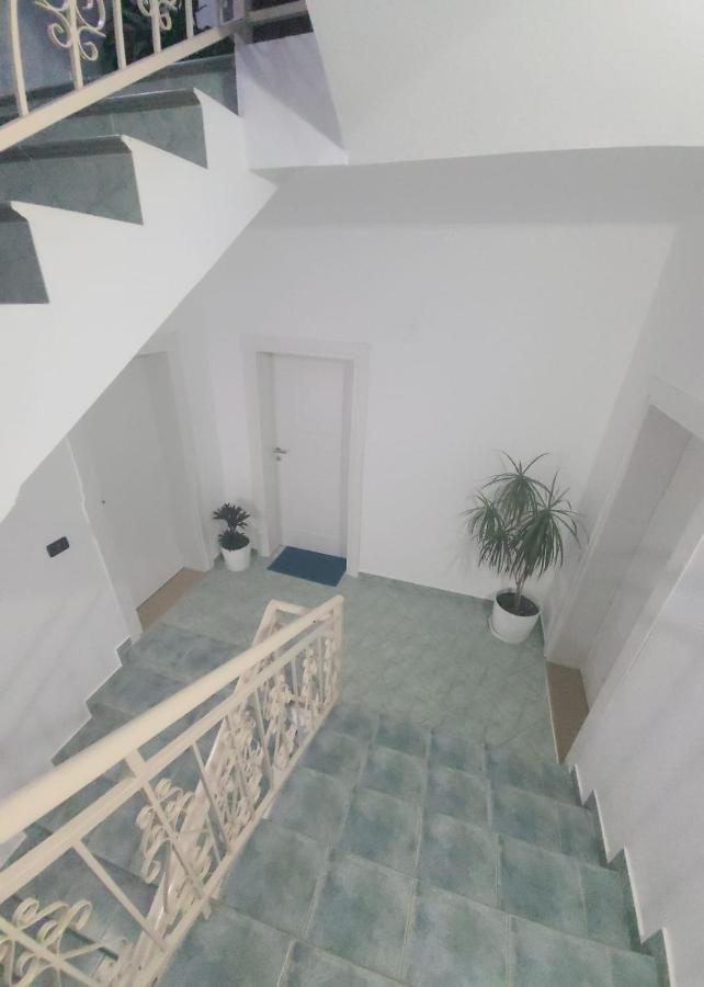 Hotel Noel Vlore Bagian luar foto