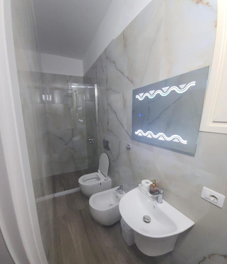 Hotel Noel Vlore Bagian luar foto