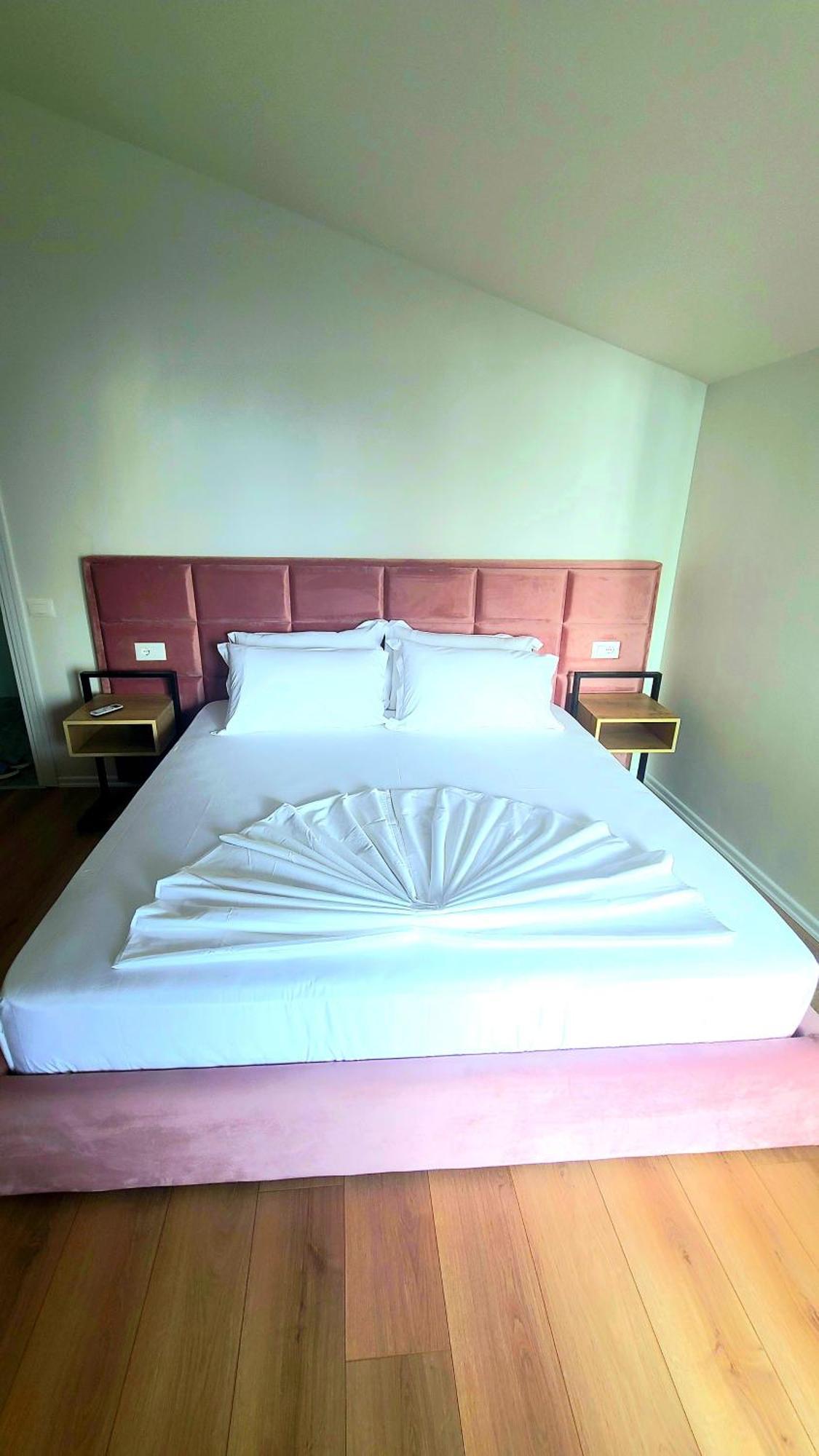 Hotel Noel Vlore Bagian luar foto