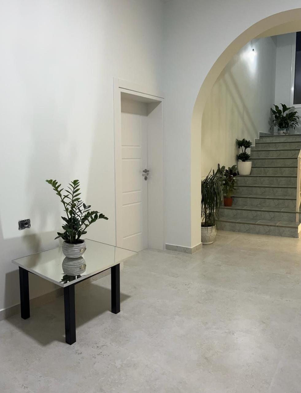 Hotel Noel Vlore Bagian luar foto