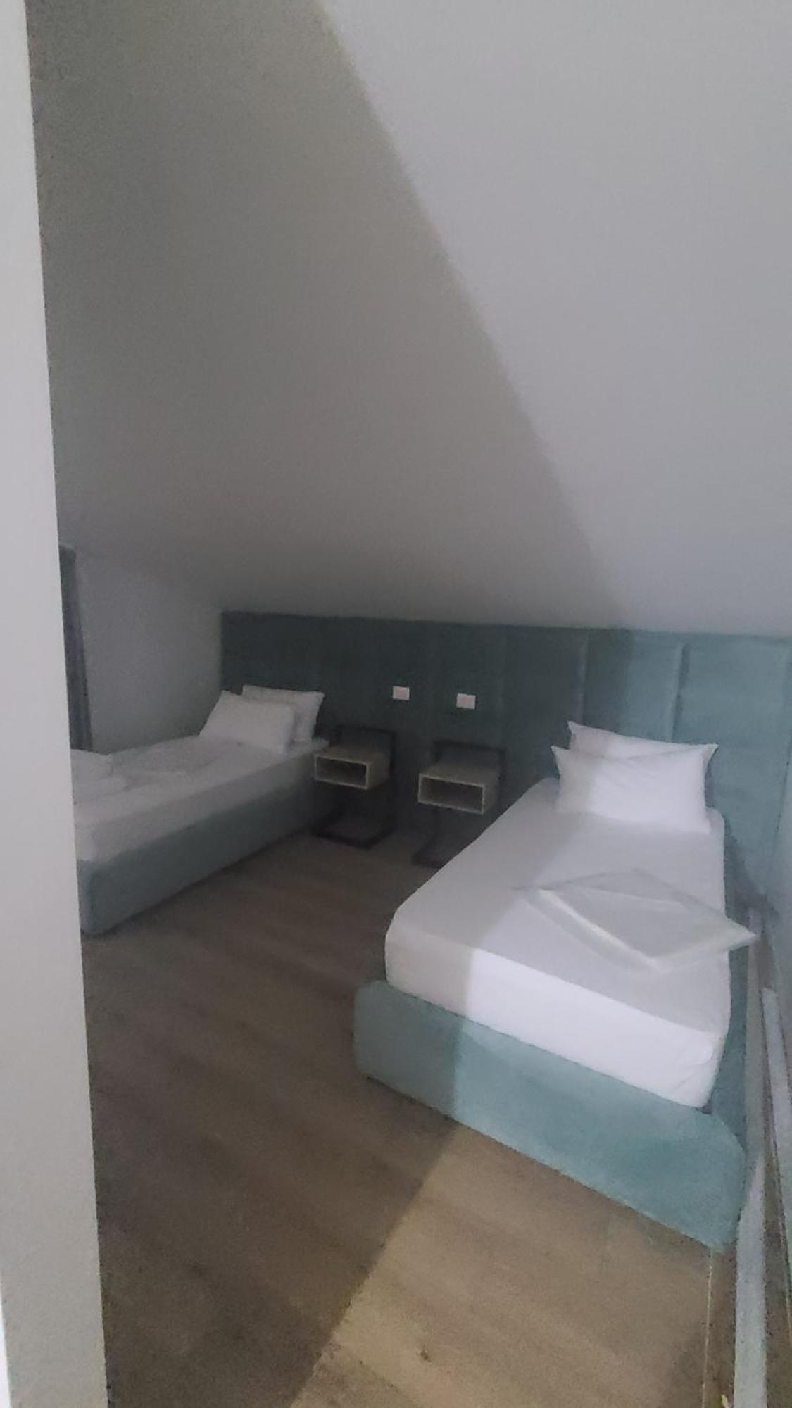 Hotel Noel Vlore Bagian luar foto