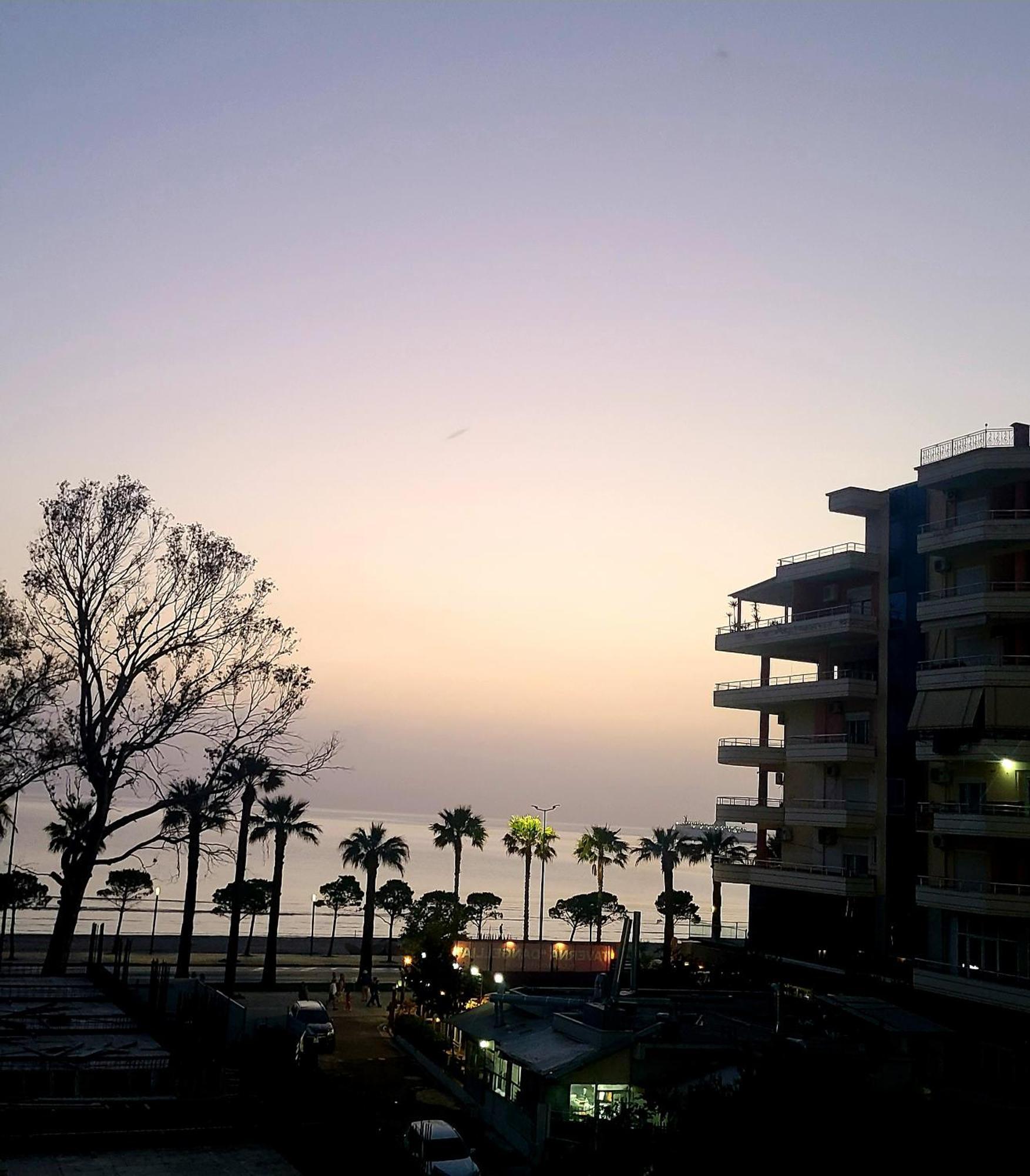 Hotel Noel Vlore Bagian luar foto